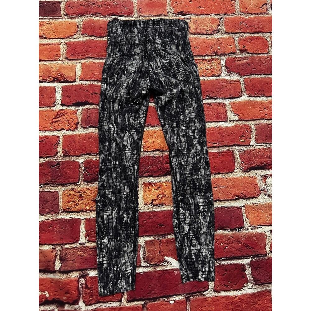 Lululemon leggings size 0 - Picture 3 of 7